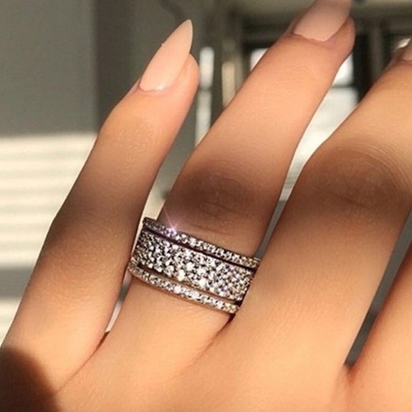 Wide Round Cut Sterling Silver Ring - Picture 3 of 7